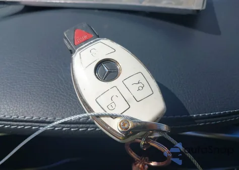 2017 Mercedes-Benz C 300 z USA, uszkodzony, nr VIN WDDWJ4JB4HF536642